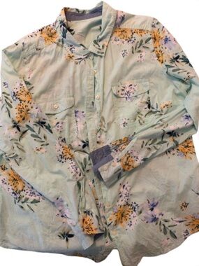 St John’s Bay Women’s Light Green Floral Button-Up Shirt